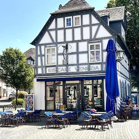 Tiny Apartment With Spacious Terrace On The Rhine Neuwied Exteriör bild