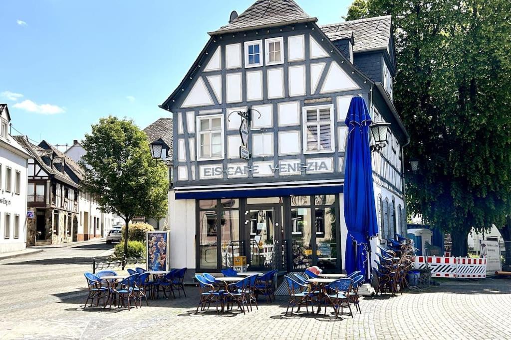 Tiny Apartment With Spacious Terrace On The Rhine Neuwied Exteriör bild