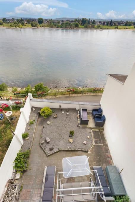 Tiny Apartment With Spacious Terrace On The Rhine Neuwied Exteriör bild