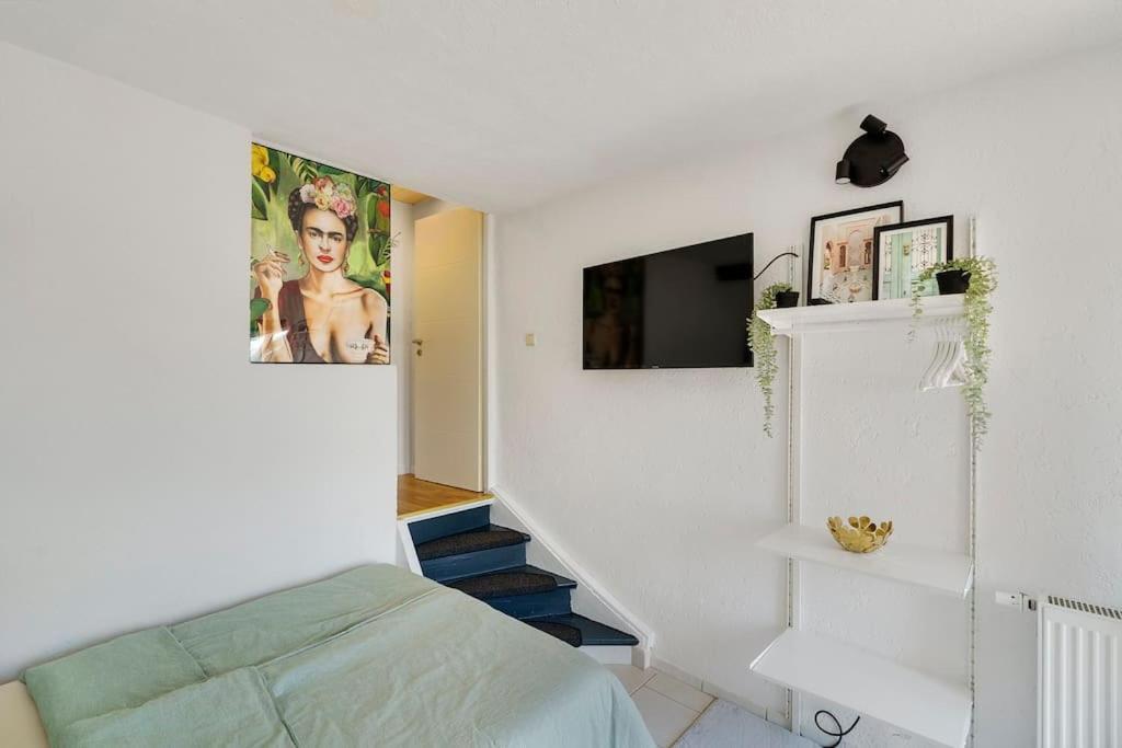 Tiny Apartment With Spacious Terrace On The Rhine Neuwied Exteriör bild